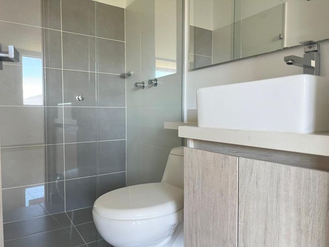 Apartamento de 2 alcobas en arriendo en Camino Verde, Envigado, 72 m² · foto 12 de 13