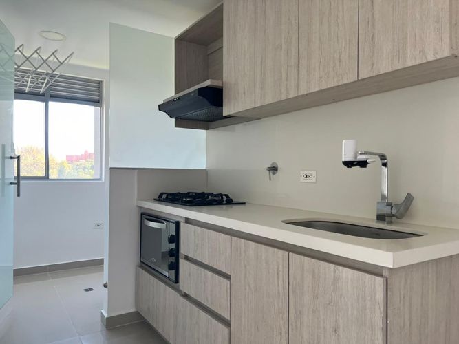 Apartamento de 2 alcobas en arriendo en Camino Verde, Envigado, 72 m² · foto 5 de 13