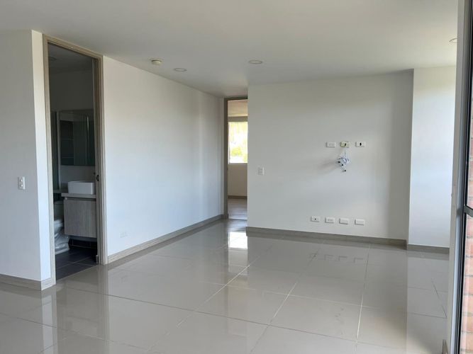Apartamento de 2 alcobas en arriendo en Camino Verde, Envigado, 72 m² · foto 7 de 13