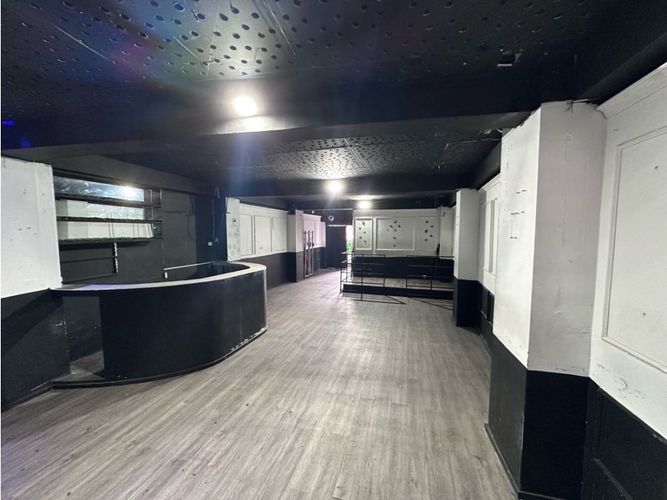 Local en arriendo en Manrique Central, Medellín, 97 m² · foto 2 de 10
