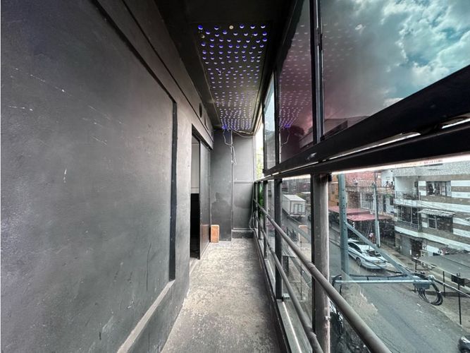 Local en arriendo en Manrique Central, Medellín, 97 m² · foto 8 de 10