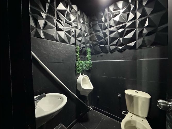 Local en arriendo en Manrique Central, Medellín, 97 m² · foto 9 de 10