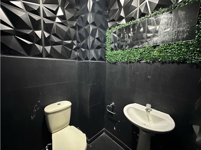 Local en arriendo en Manrique Central, Medellín, 97 m² · foto 10 de 10