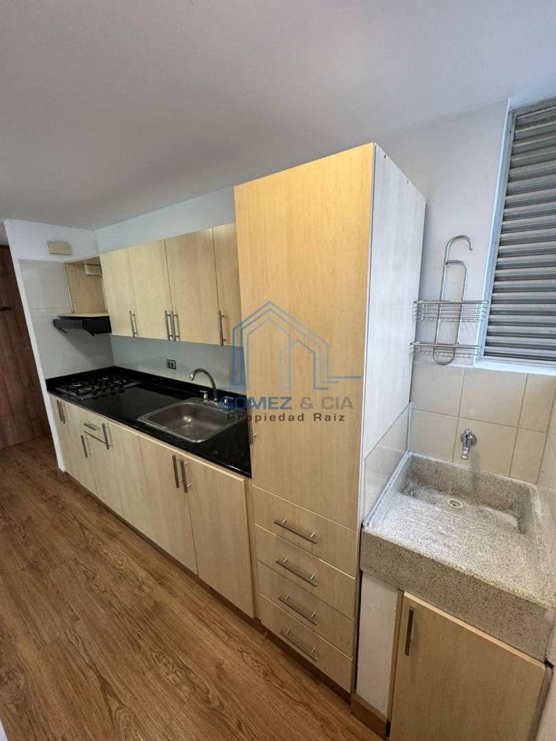 Apartamento en venta en Loma Del Esmeraldal, Envigado · foto 3 de 16