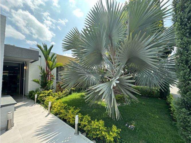 Casa de 3 alcobas en venta en Panamericano, Jamundí, 240 m² · foto 3 de 18