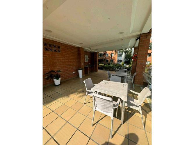 Edificio en venta en Junin, Cali, 400 m² · foto 6 de 7