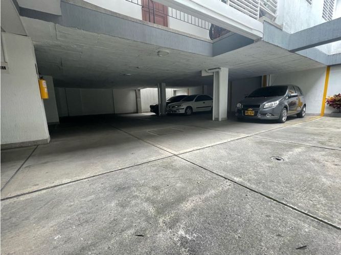 Edificio en venta en La Flora, Cali, 692 m² · foto 5 de 22