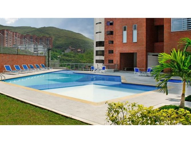 Apartamento de 3 alcobas en venta en Cristales, Cali, 191 m² · foto 11 de 15