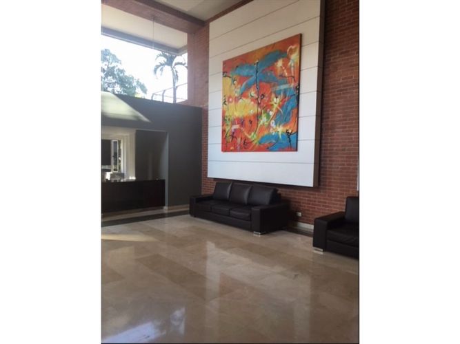 Apartamento de 3 alcobas en venta en Cristales, Cali, 191 m² · foto 14 de 15