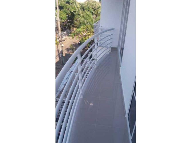 Edificio en venta en El Gran Limonar Cataya, Cali, 450 m² · foto 2 de 22