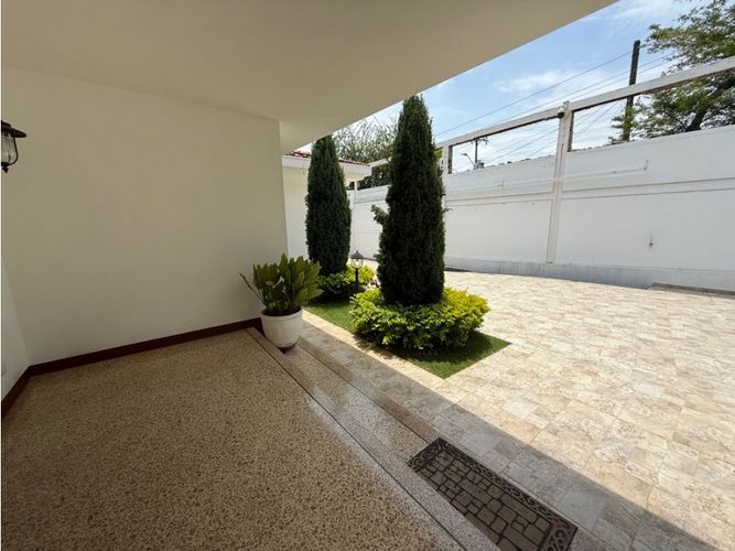 Casa de 4 alcobas en venta en Ciudad Jardin, Cali, 600 m² · foto 4 de 24