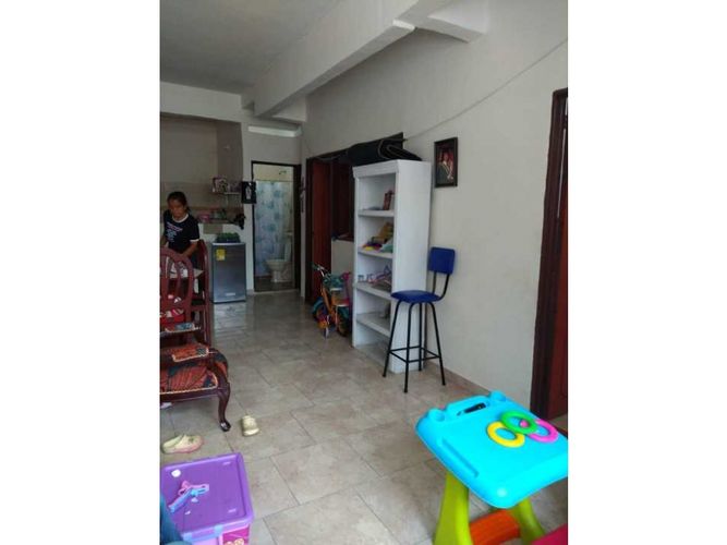 Casa de 7 alcobas en venta en Bretaña, Cali, 170 m² · foto 5 de 13