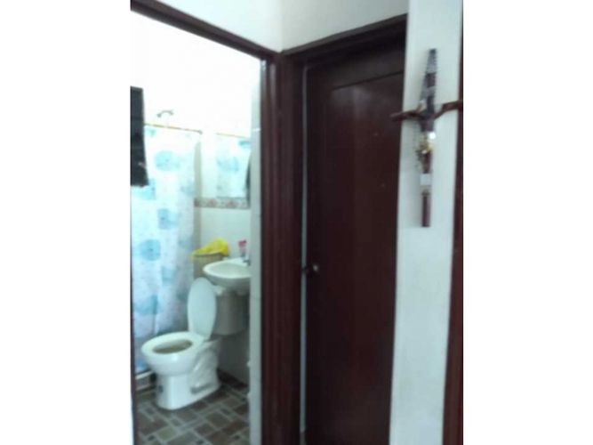 Casa de 7 alcobas en venta en Bretaña, Cali, 170 m² · foto 9 de 13