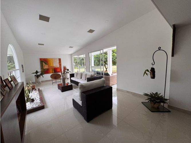 Casa de 3 alcobas en venta en Porerito, Jamundí, 1750 m² · foto 2 de 24