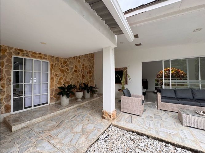Casa de 3 alcobas en venta en Porerito, Jamundí, 1750 m² · foto 4 de 24