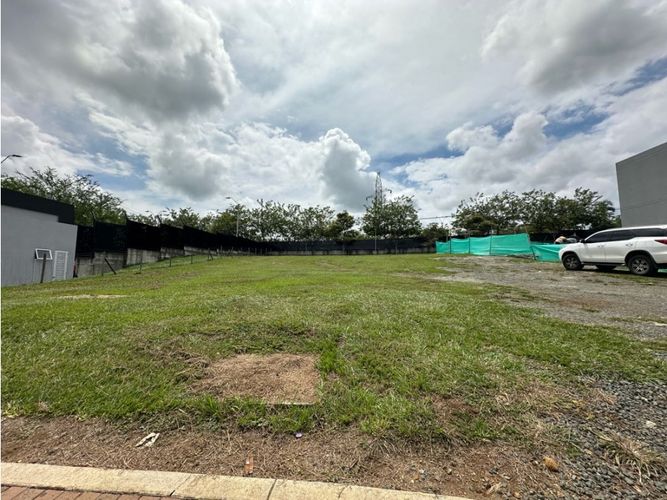 Lote en venta en La Riverita, Cali, 1147 m² · foto 2 de 3