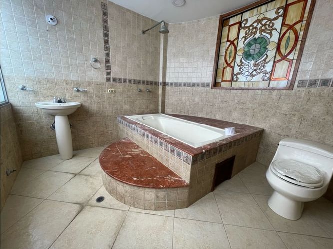 Edificio en venta en Prados Del Limonar, Cali, 550 m² · foto 5 de 15