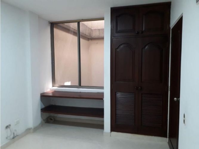 Edificio en venta en Prados Del Limonar, Cali, 550 m² · foto 10 de 15