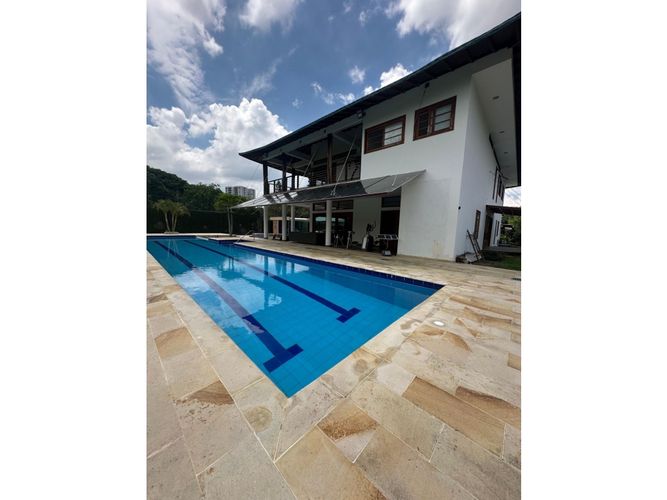 Casa de 5 alcobas en venta en San Pedro, Cali, 1300 m² · foto 4 de 24