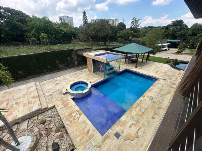 Casa de 5 alcobas en venta en San Pedro, Cali, 1300 m² · foto 5 de 24