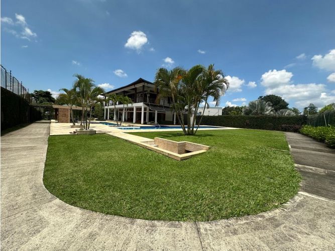 Casa de 5 alcobas en venta en San Pedro, Cali, 1300 m² · foto 9 de 24