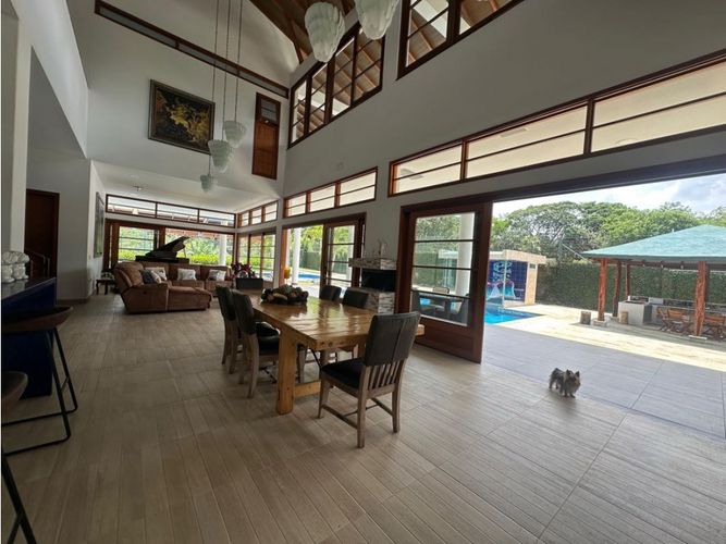 Casa de 5 alcobas en venta en San Pedro, Cali, 1300 m² · foto 11 de 24