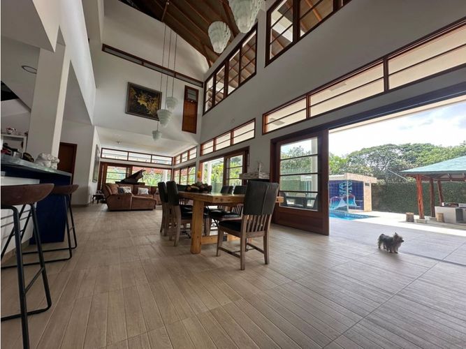 Casa de 5 alcobas en venta en San Pedro, Cali, 1300 m² · foto 12 de 24