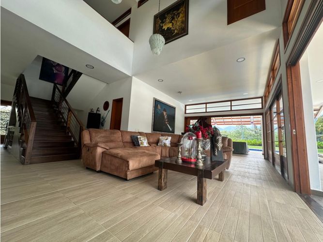 Casa de 5 alcobas en venta en San Pedro, Cali, 1300 m² · foto 13 de 24