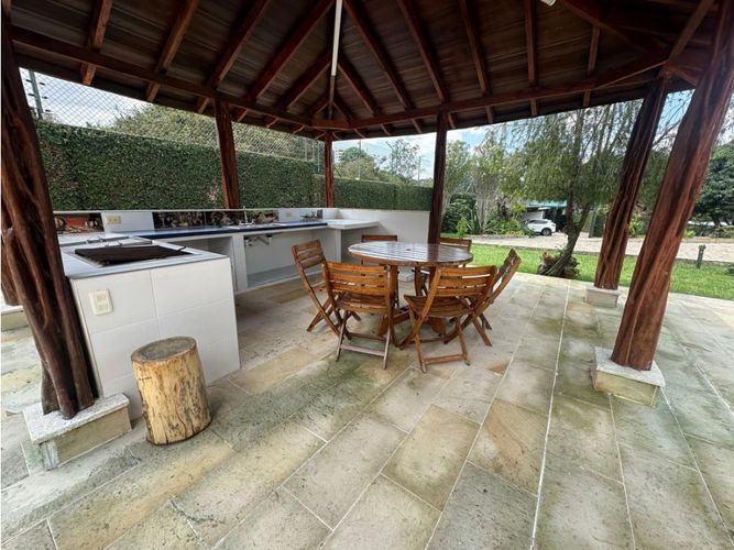 Casa de 5 alcobas en venta en San Pedro, Cali, 1300 m² · foto 16 de 24