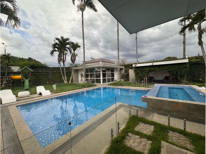 Casa de 5 alcobas en venta en Pance Bajo, Cali, 1600 m² · foto 3 de 11