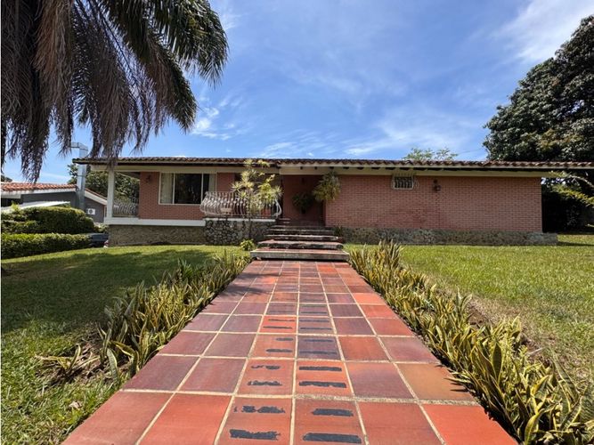 Casa de 3 alcobas en venta en Ciudad Jardin, Cali, 470 m² · foto 2 de 15
