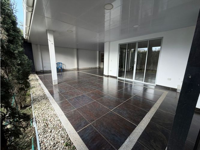 Casa de 4 alcobas en venta en Alfaguara, Jamundí, 230 m² · foto 4 de 24