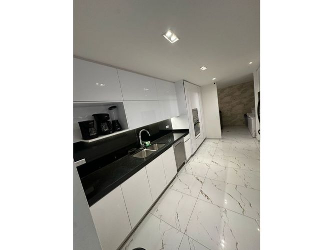 Casa de 11 alcobas en venta en Rozo, Cota, 940 m² · foto 4 de 15
