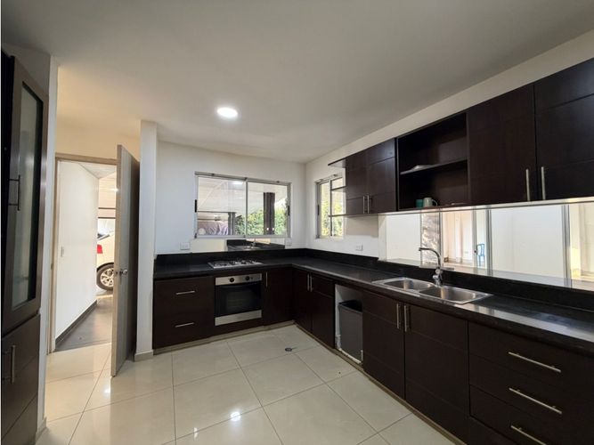 Casa de 4 alcobas en venta en Alfaguara, Jamundí, 230 m² · foto 6 de 24