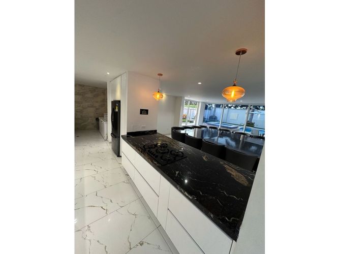Casa de 11 alcobas en venta en Rozo, Cota, 940 m² · foto 5 de 15