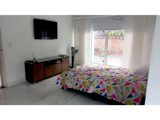 Casa de 6 alcobas en venta en Los Portales - Nuevo Rey, Cali, 350 m² · foto 2 de 14