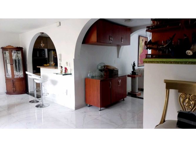 Casa de 6 alcobas en venta en Los Portales - Nuevo Rey, Cali, 350 m² · foto 10 de 14
