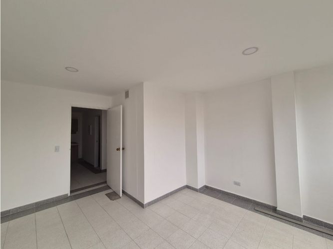 Edificio en venta en San Vicente, Cali, 656 m² · foto 3 de 24
