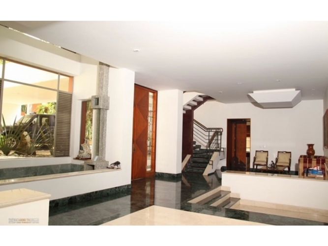 Casa de 4 alcobas en venta en Ciudad Jardin, Cali, 1100 m² · foto 5 de 11