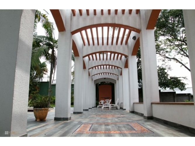 Casa de 4 alcobas en venta en Ciudad Jardin, Cali, 1100 m² · foto 8 de 11