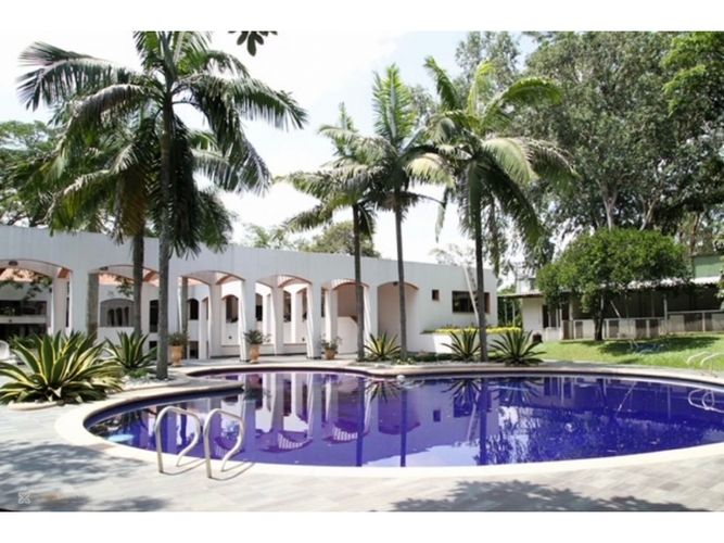 Casa de 4 alcobas en venta en Ciudad Jardin, Cali, 1100 m² · foto 9 de 11