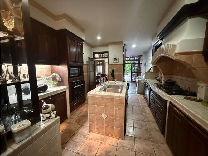 Casa de 4 alcobas en venta en Ciudad Jardin, Cali, 400 m² · foto 5 de 16