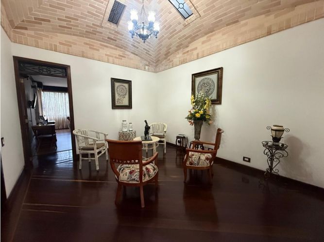 Casa de 4 alcobas en venta en Ciudad Jardin, Cali, 400 m² · foto 10 de 16