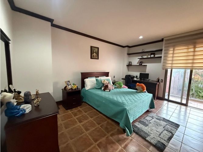 Casa de 4 alcobas en venta en Ciudad Jardin, Cali, 400 m² · foto 13 de 16