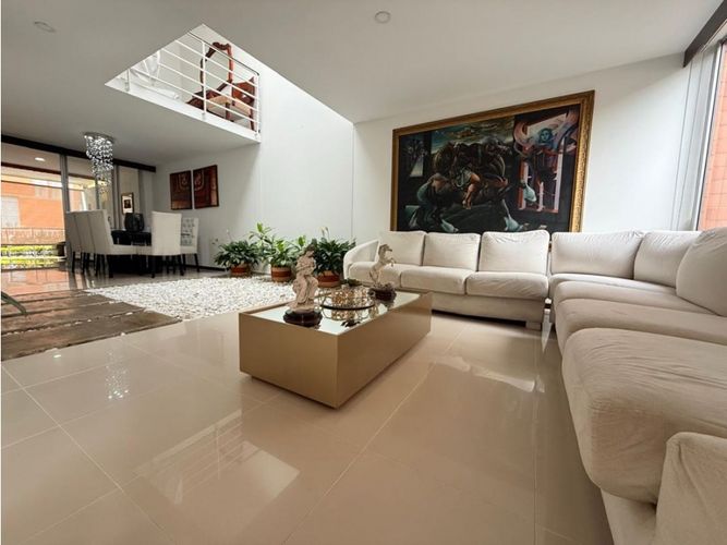 Casa de 3 alcobas en venta en Altos De Guadalupe, Cali, 153 m² · foto 2 de 20