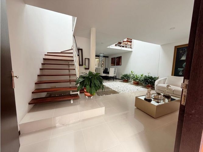 Casa de 3 alcobas en venta en Altos De Guadalupe, Cali, 153 m² · foto 3 de 20