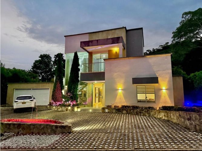 Casa de 6 alcobas en venta en Verde Horizonte, Cali, 662 m² · foto 2 de 24