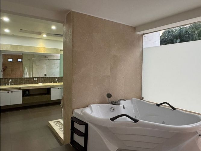 Casa de 6 alcobas en venta en Verde Horizonte, Cali, 662 m² · foto 11 de 24