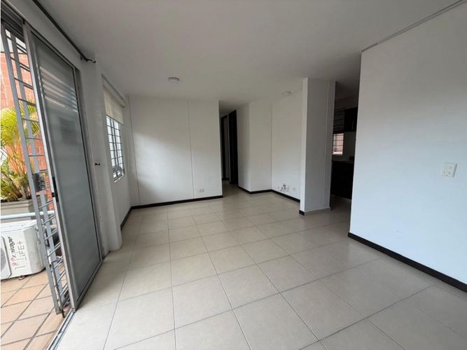 Apartamento en venta en El Bosque, Cali · foto 2 de 21