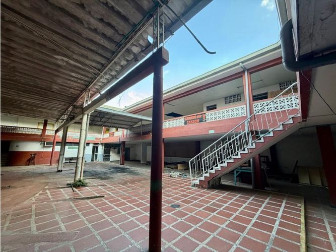 Bodega en arriendo en Santa Elena, Cali, 1600 m² · foto 3 de 24